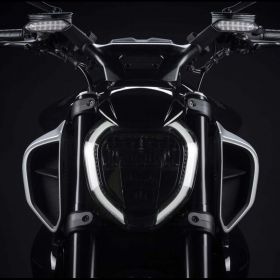 Ducati-Diavel-V4-2023-01